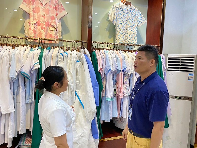 展示不同功能特点的医护面料