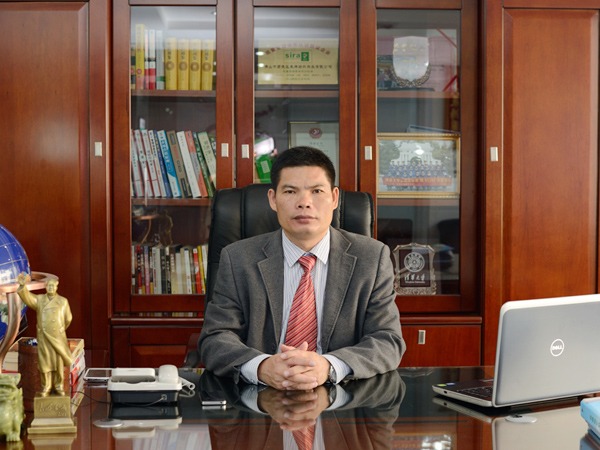 bwin·必赢董事长-黄日荣